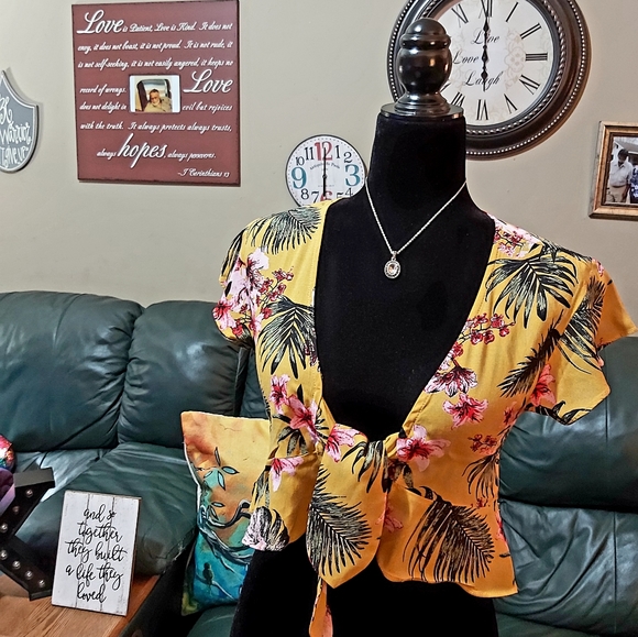 Unionbay Floral Crop Top - Picture 3 of 5